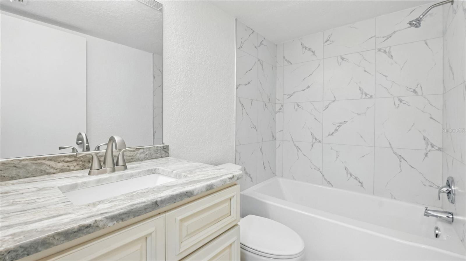 Image 15 of 18 For 900 Cove Cay Drive 6f