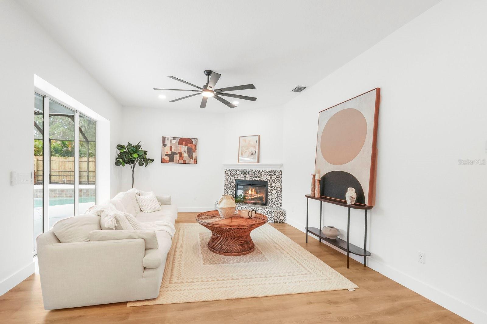 Listing photo id 14 for 9732 Fox Chapel Road