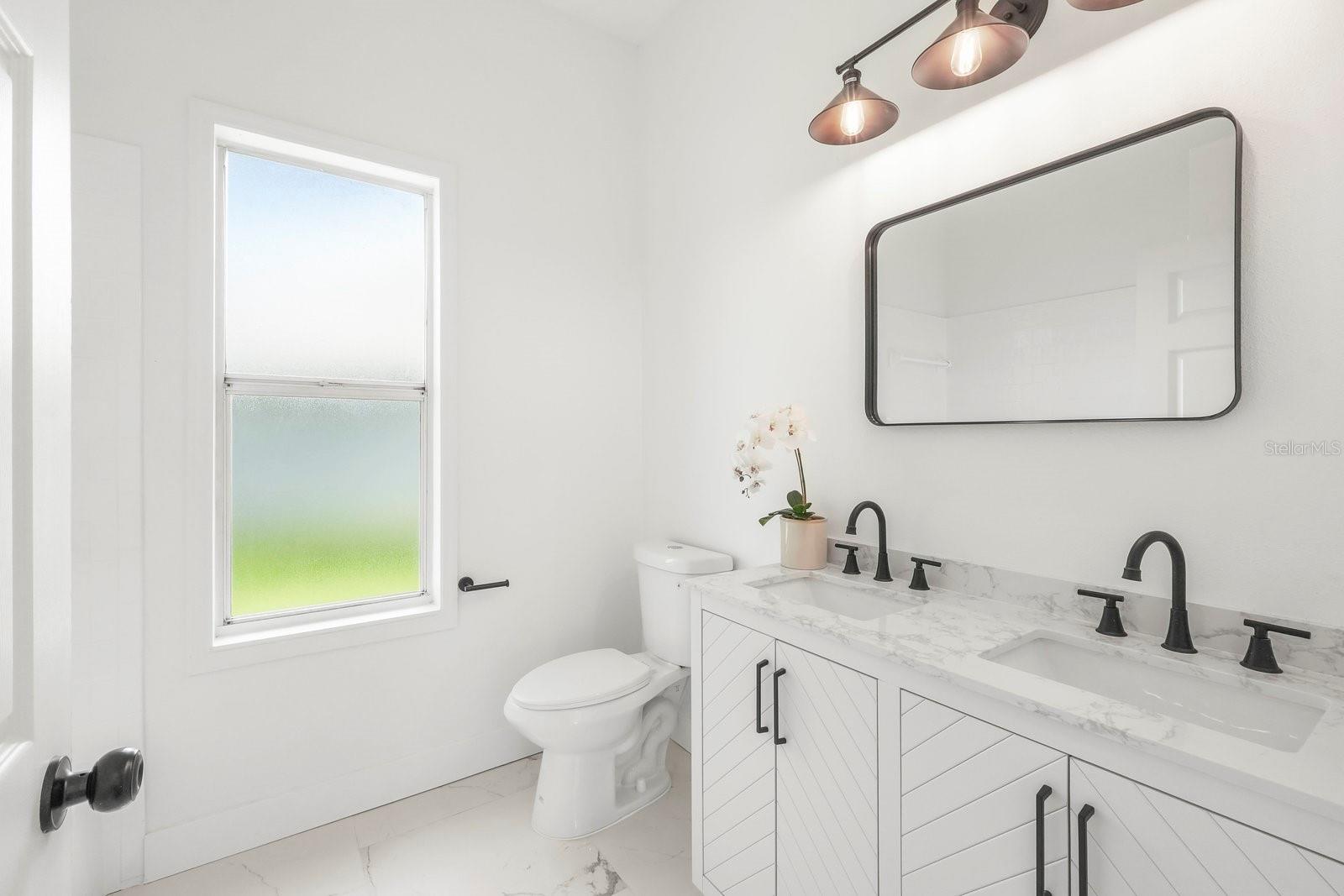 Listing photo id 19 for 9732 Fox Chapel Road