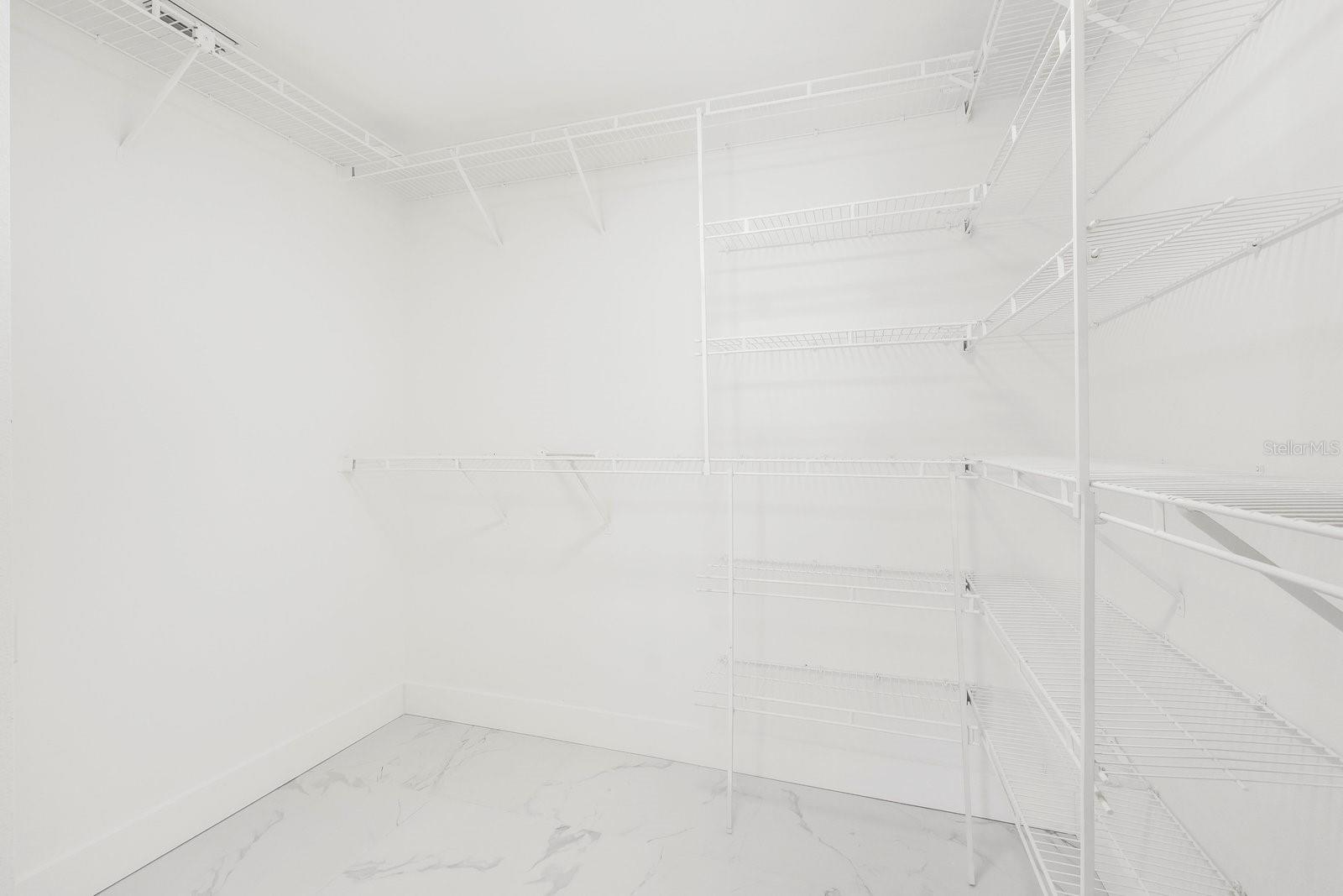 Listing photo id 30 for 9732 Fox Chapel Road