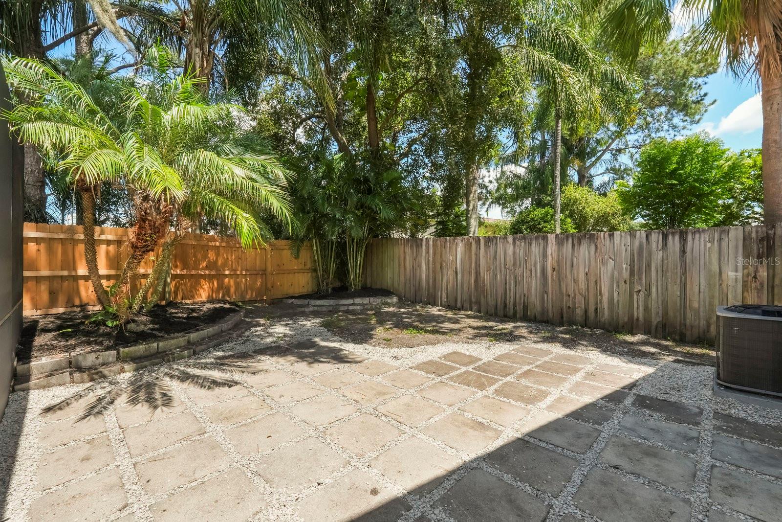 Listing photo id 34 for 9732 Fox Chapel Road
