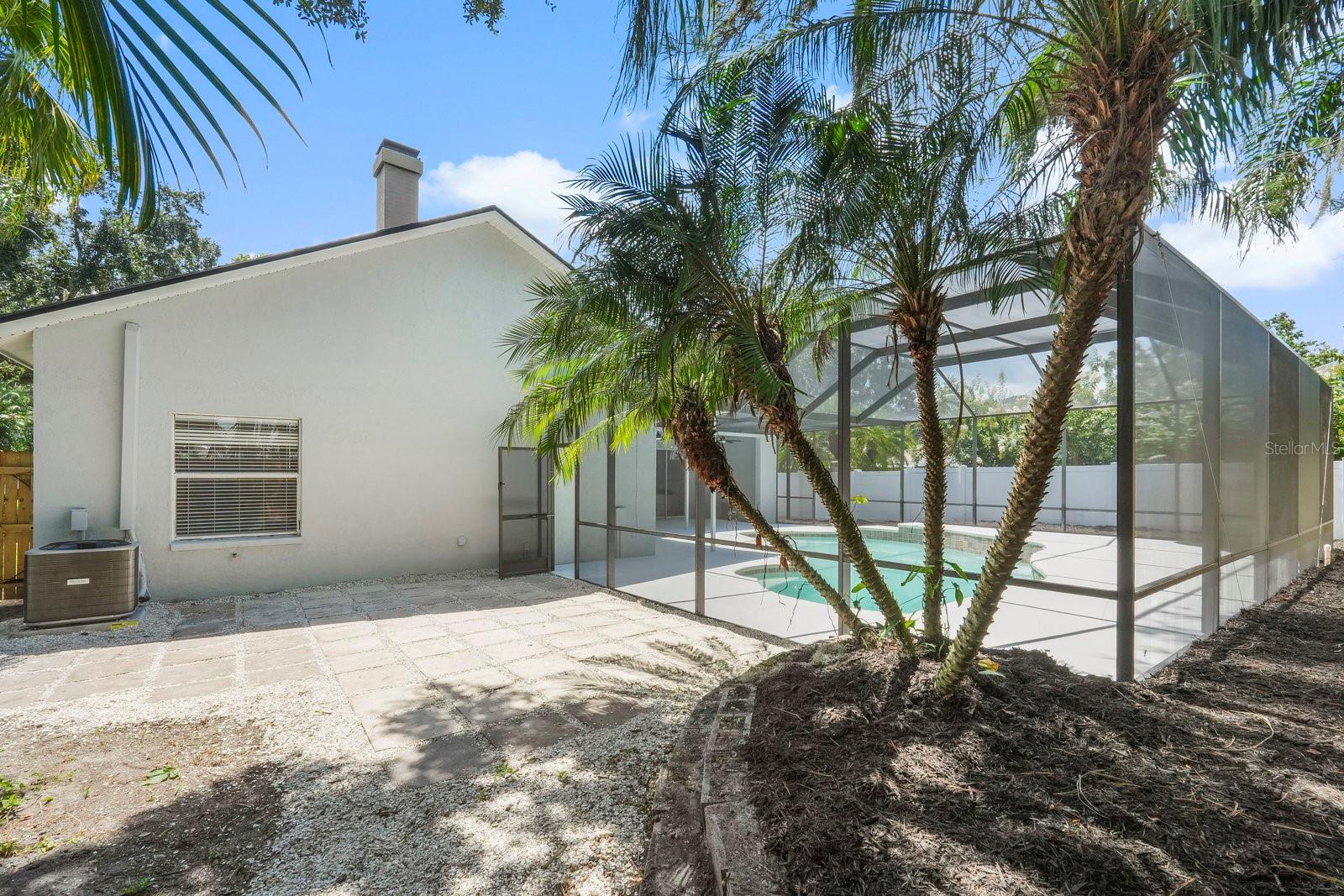 Listing photo id 35 for 9732 Fox Chapel Road