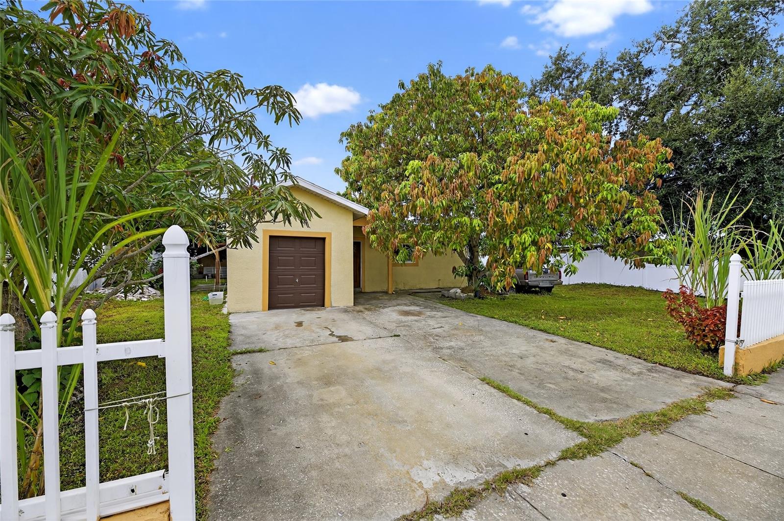 Details for 7515 Tidewater Trl, TAMPA, FL 33619