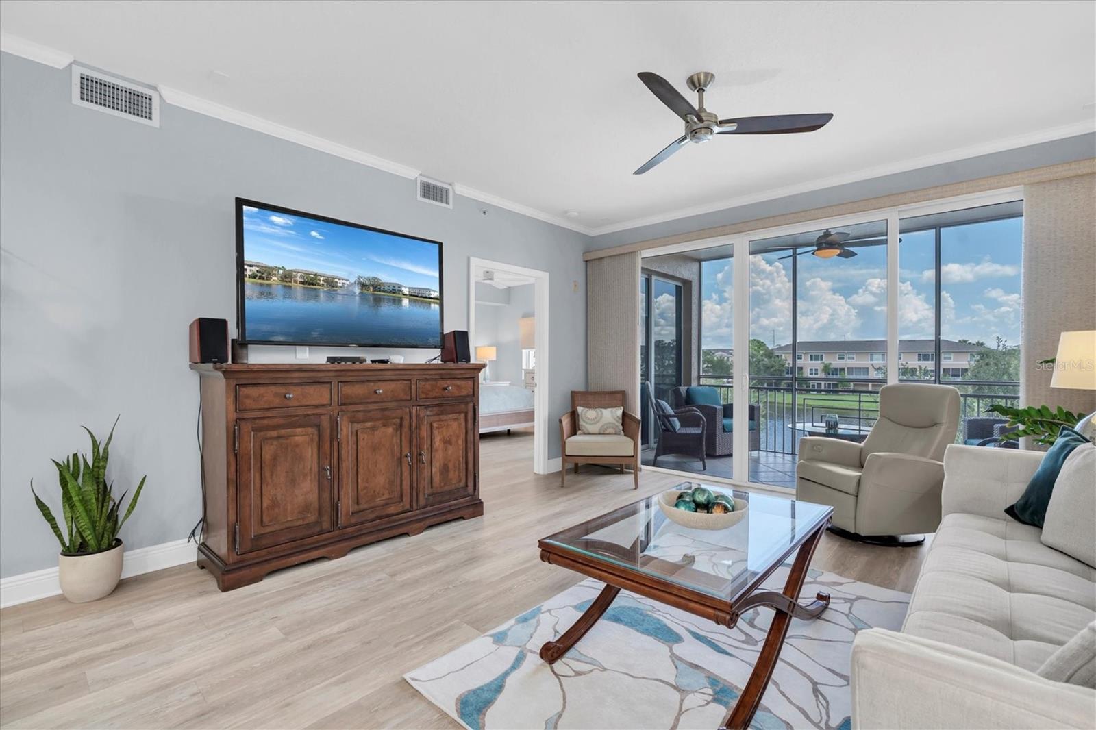 Image 18 of 61 For 7069 Key Haven Road 303