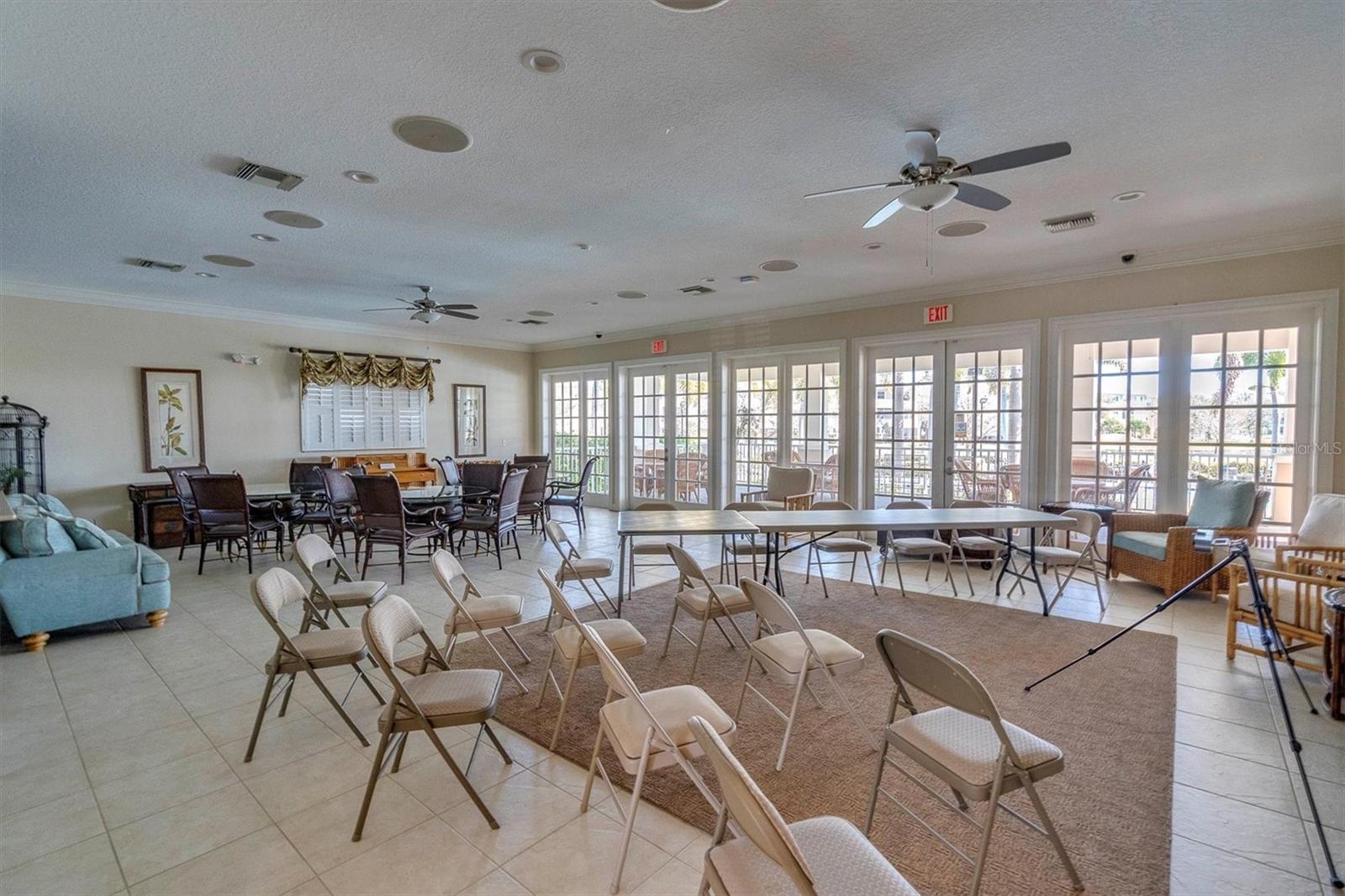 Image 38 of 61 For 7069 Key Haven Road 303
