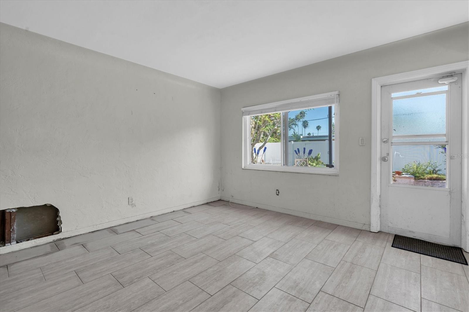 Image 16 of 30 For 16305 1st Street E