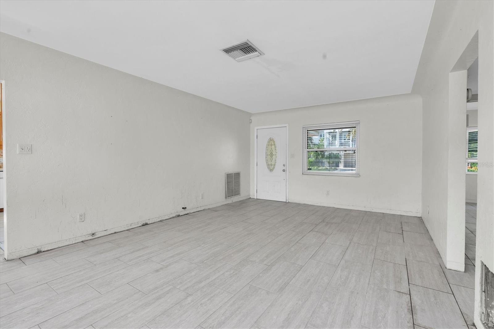 Image 7 of 30 For 16305 1st Street E