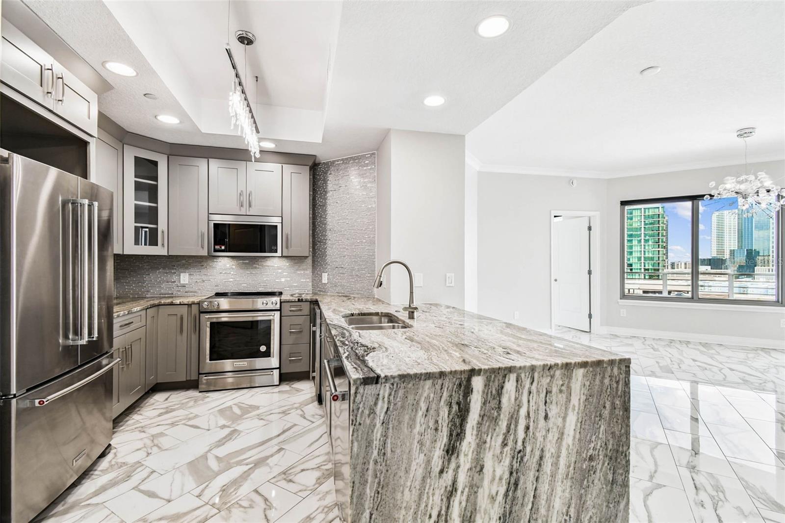 Image 4 of 34 For 1209 Cumberland Avenue 1502
