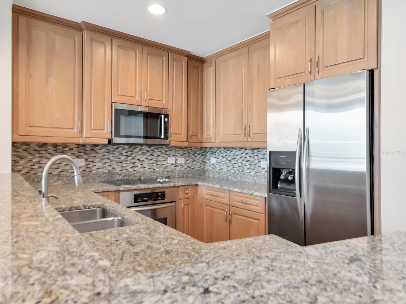 Image 10 of 84 For 450 Knights Run Avenue 705