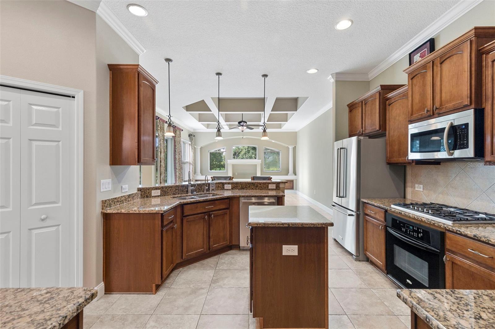 Image 13 of 60 For 8307 Old Town Drive