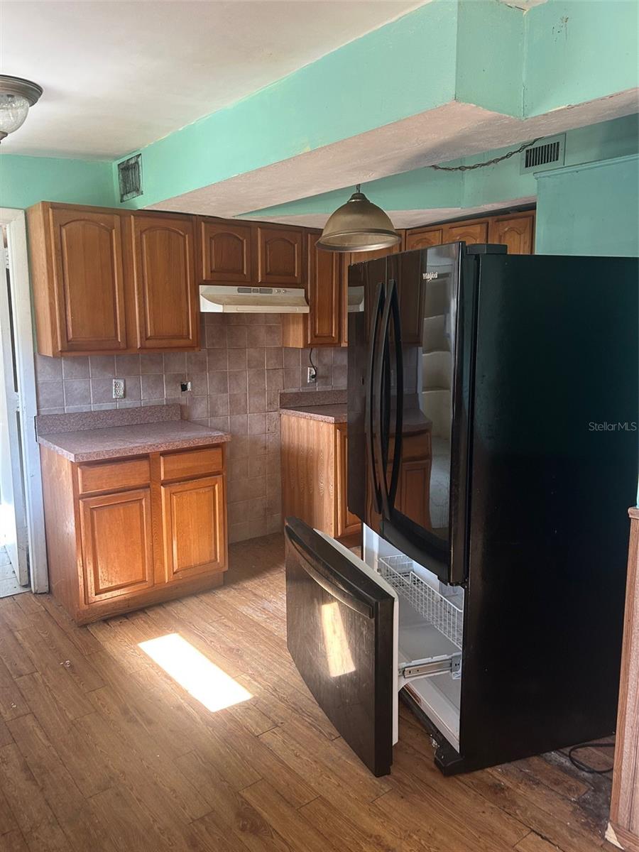 Image 3 of 8 For 3014 Pinedale Avenue