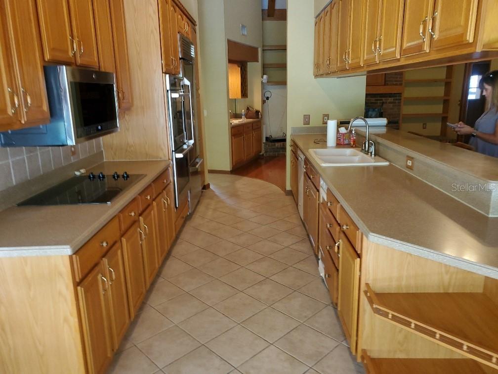 Image 8 of 54 For 4218 Carrollwood Village Drive