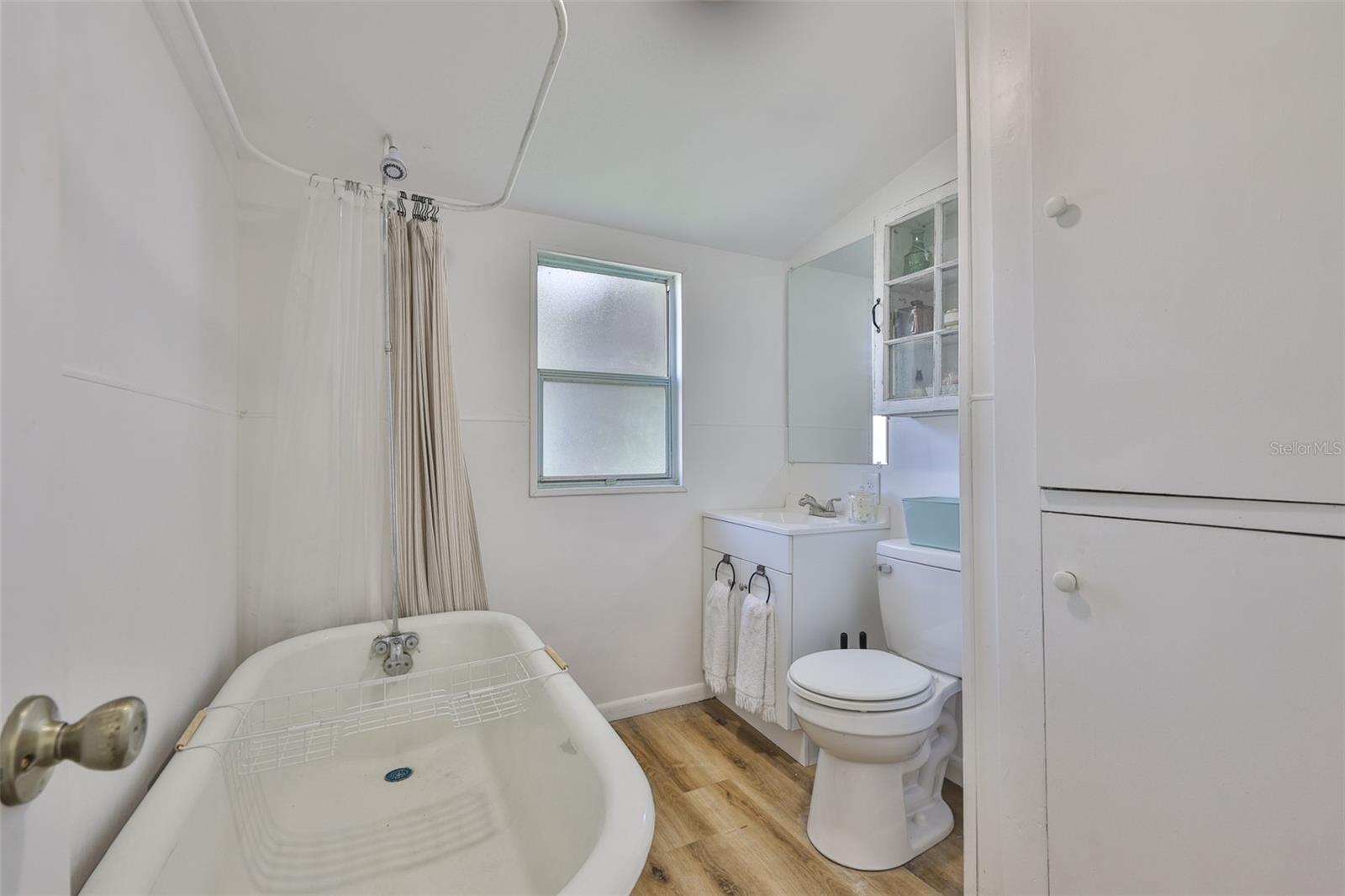 Image 11 of 54 For 305 Tever Street