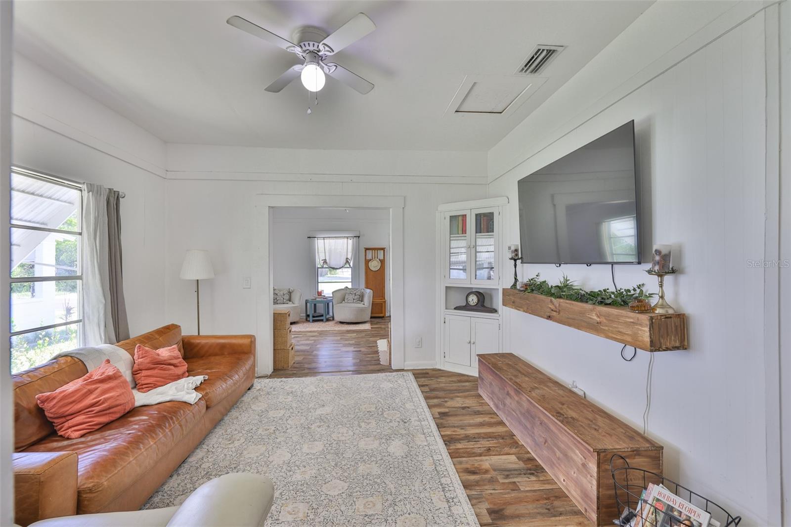 Image 13 of 54 For 305 Tever Street