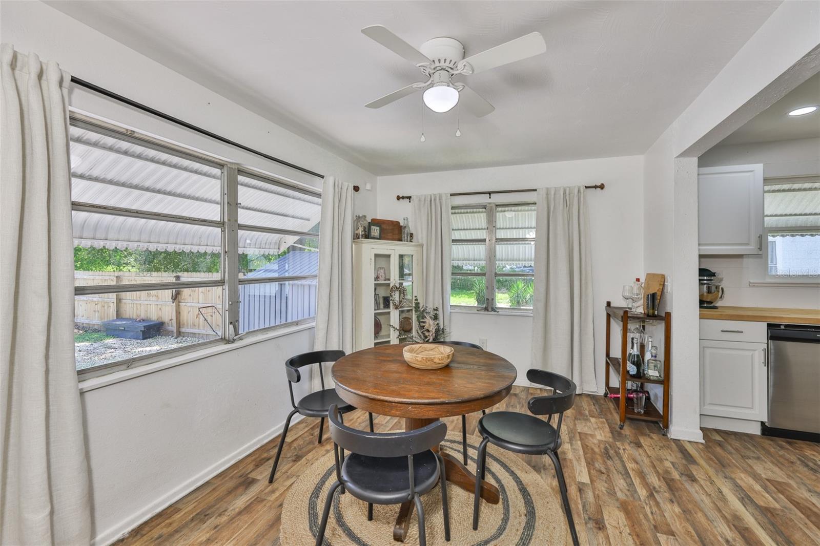 Image 21 of 54 For 305 Tever Street