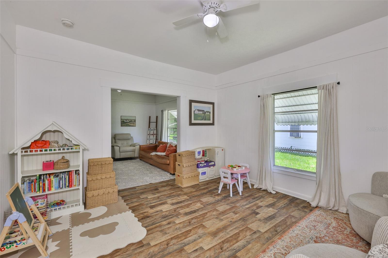 Image 7 of 54 For 305 Tever Street