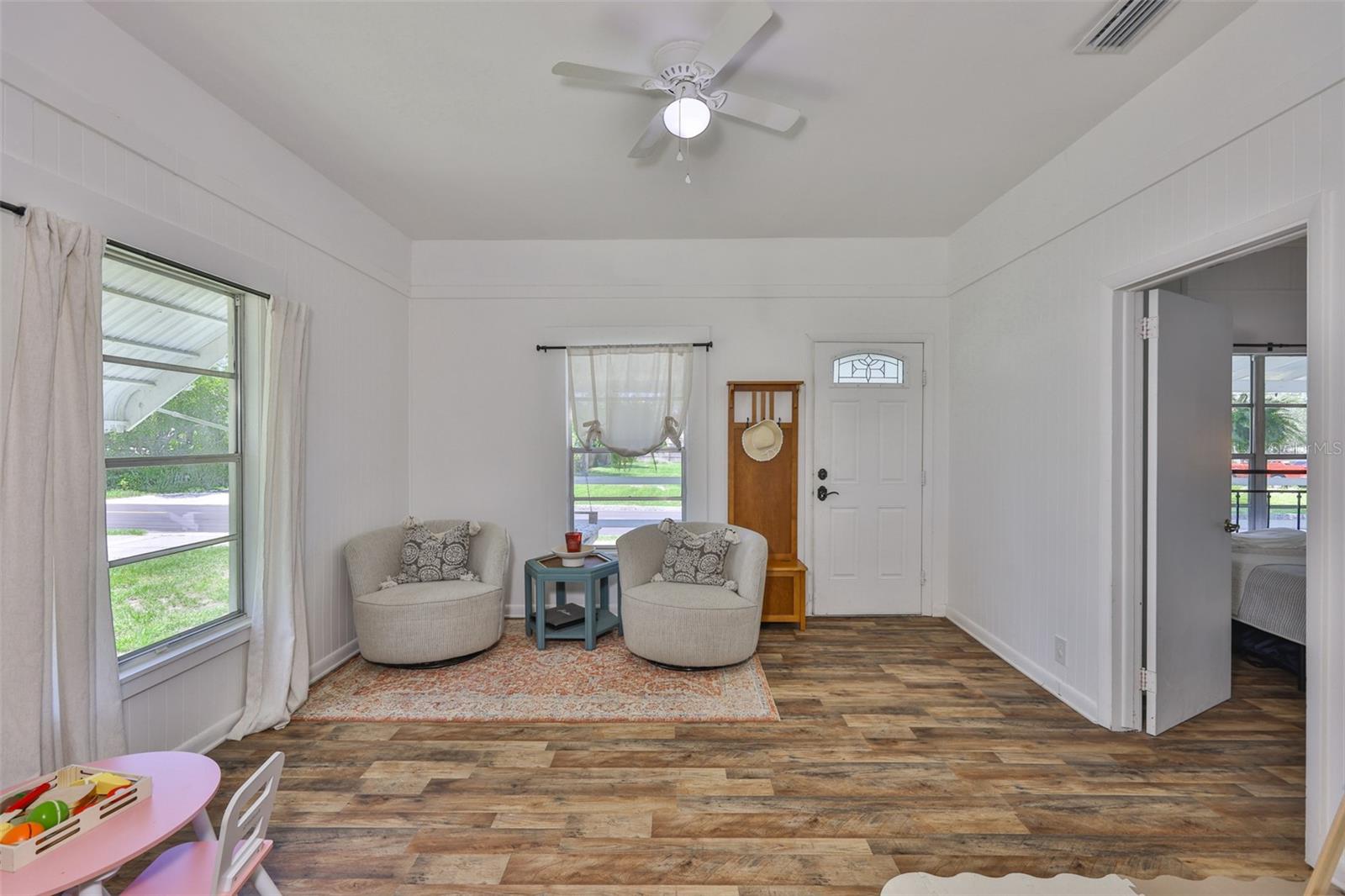 Image 9 of 54 For 305 Tever Street
