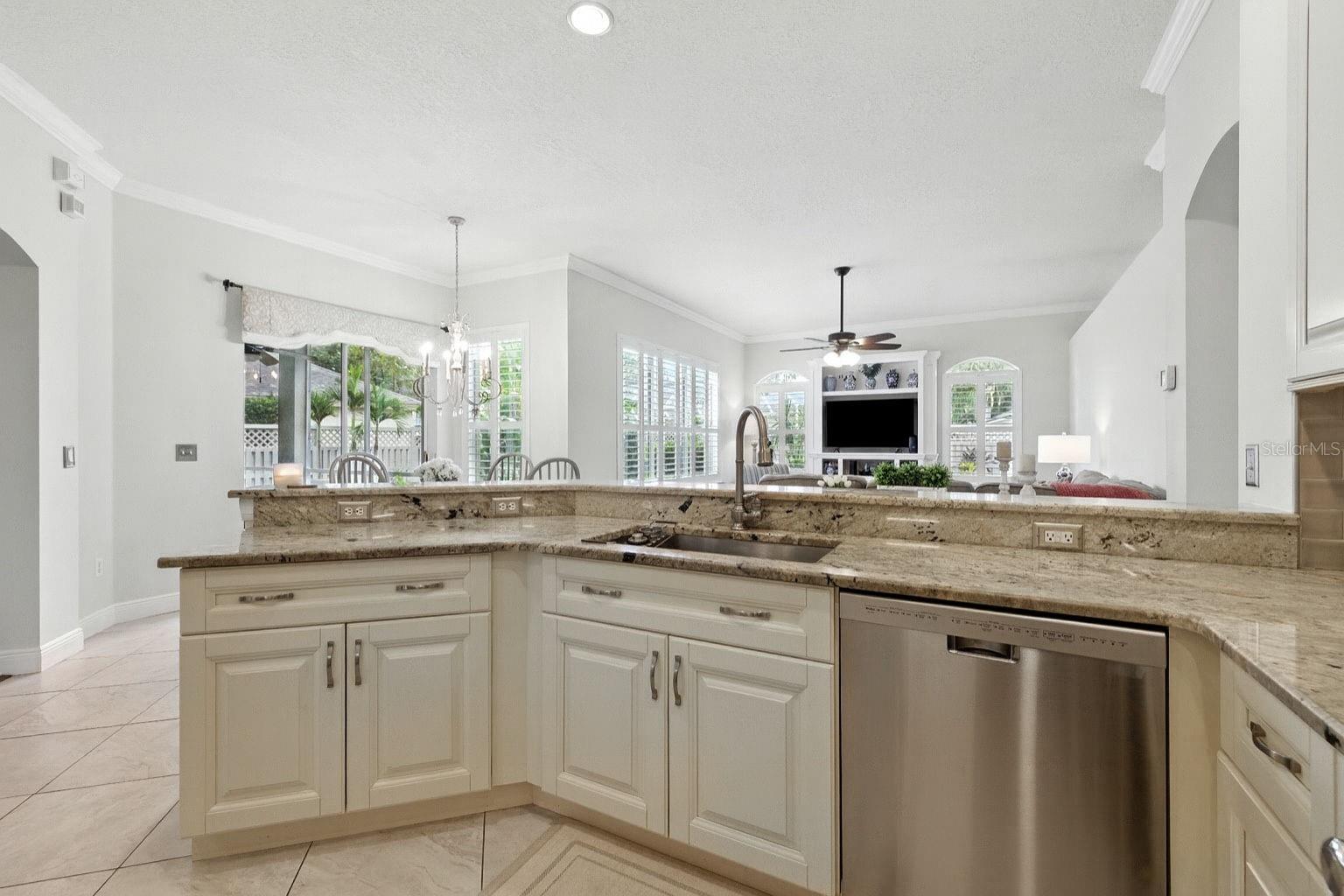 Listing photo id 10 for 9415 Hunters Pond Drive