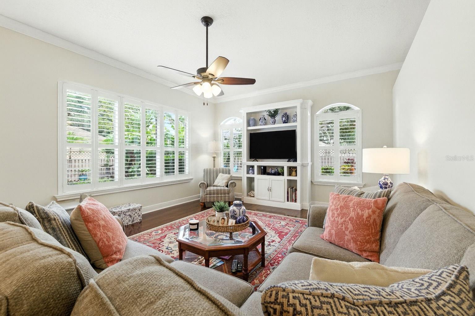Listing photo id 12 for 9415 Hunters Pond Drive