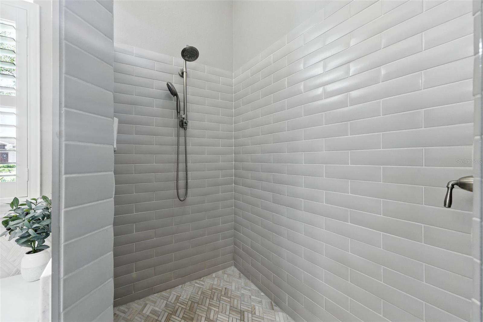 Listing photo id 18 for 9415 Hunters Pond Drive