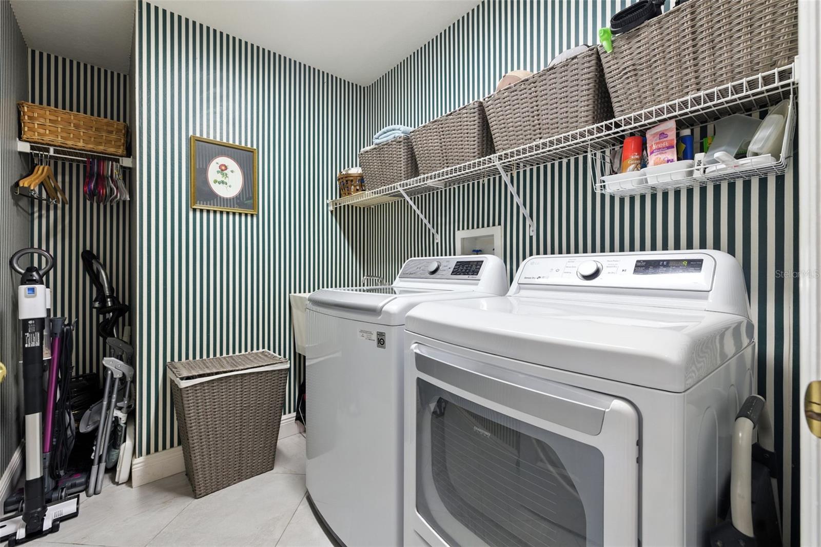 Listing photo id 23 for 9415 Hunters Pond Drive