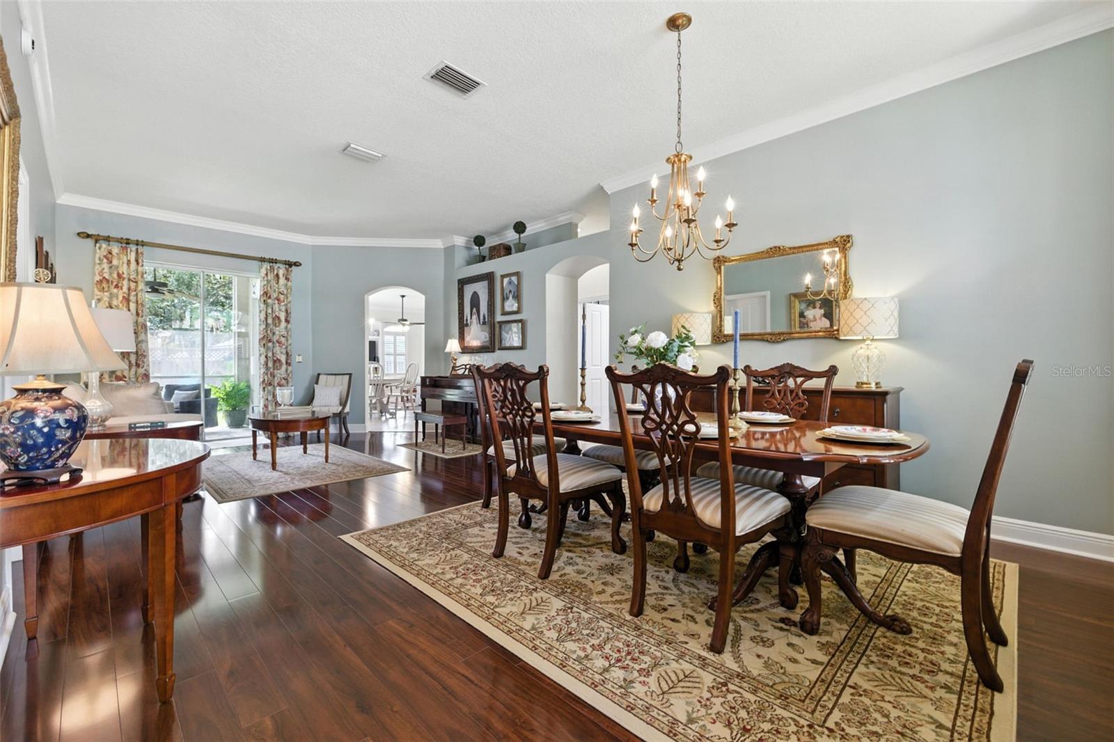 Listing photo id 2 for 9415 Hunters Pond Drive