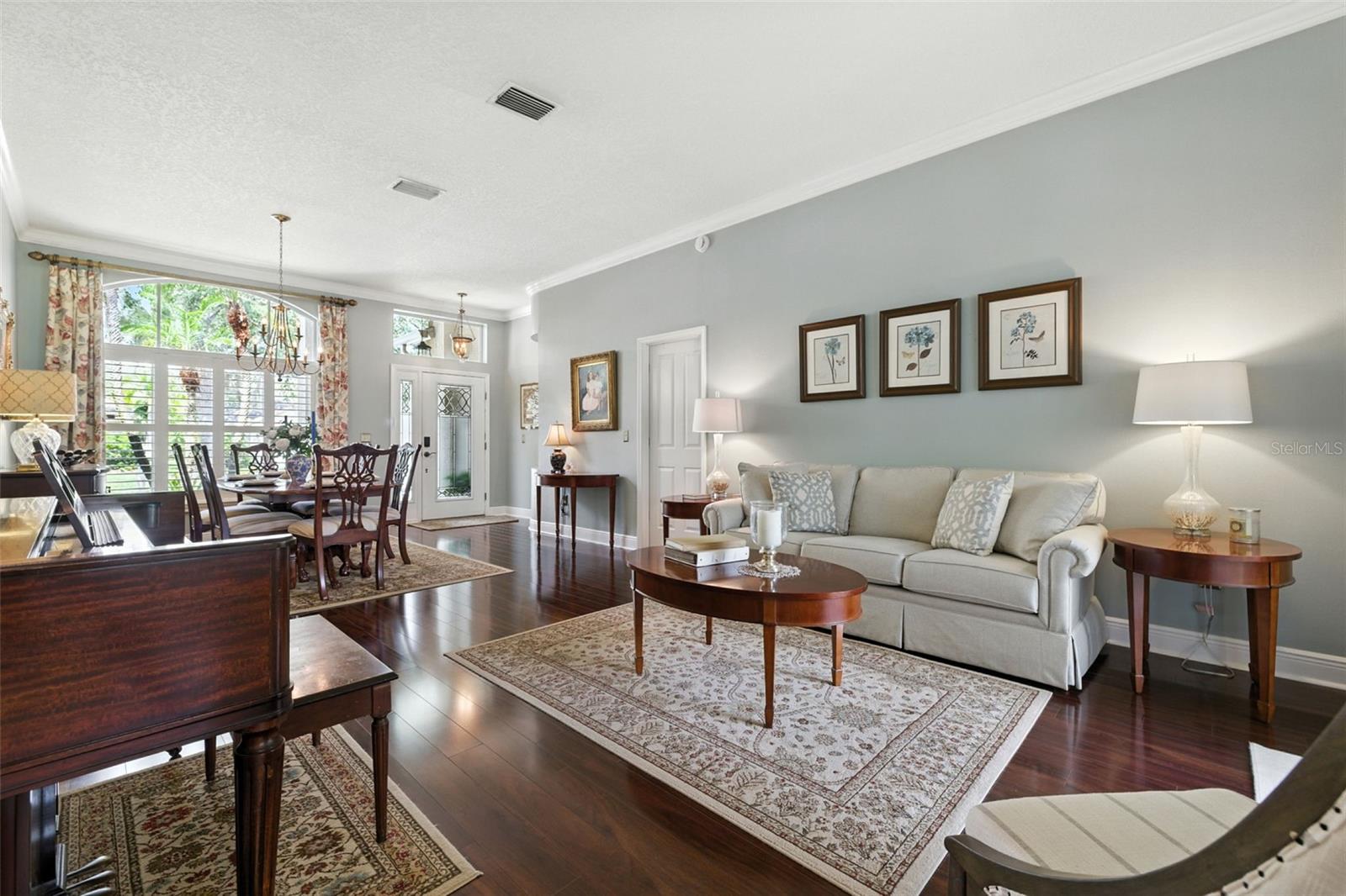 Listing photo id 4 for 9415 Hunters Pond Drive