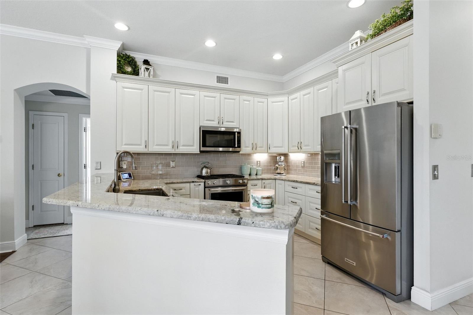 Listing photo id 6 for 9415 Hunters Pond Drive