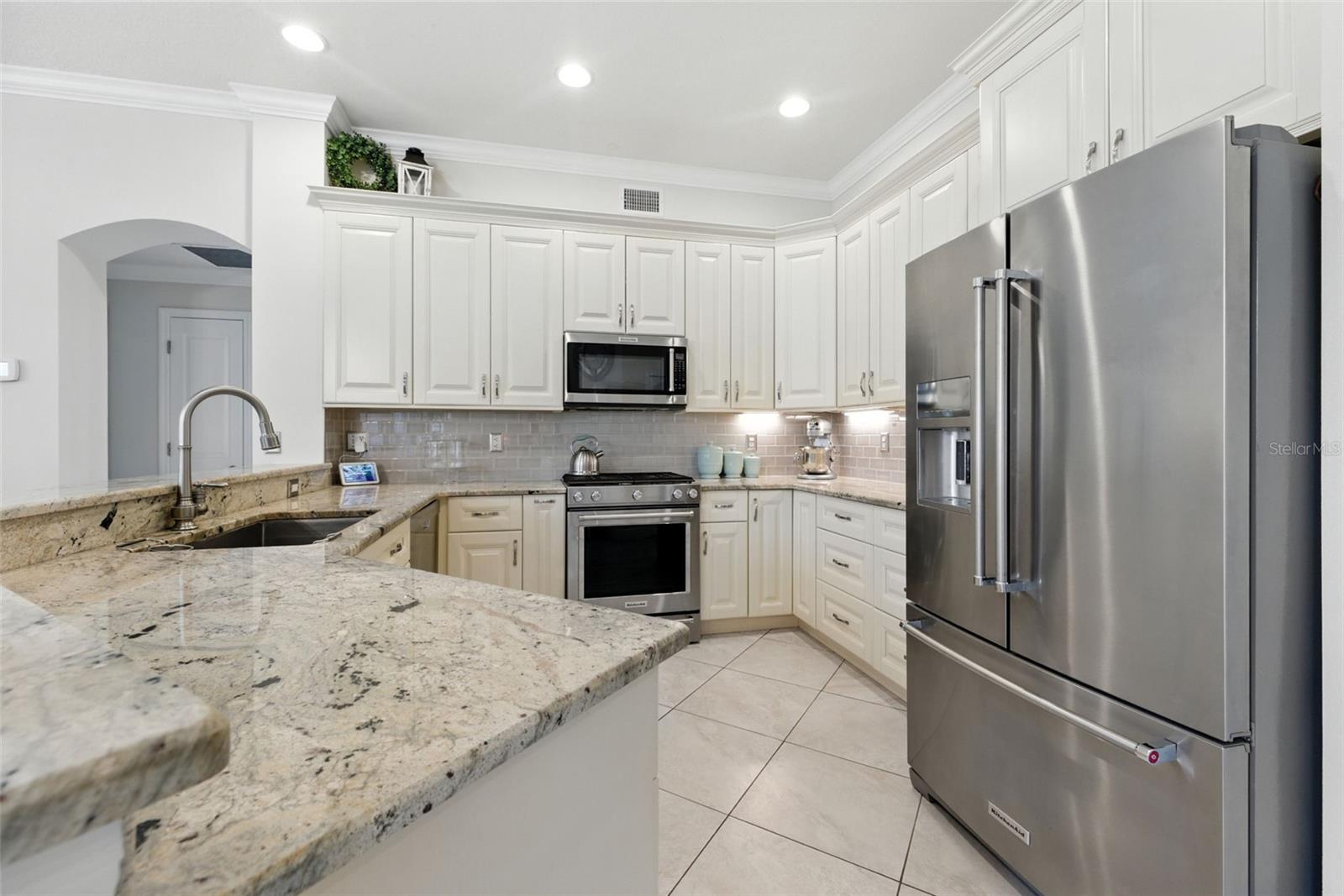 Listing photo id 7 for 9415 Hunters Pond Drive