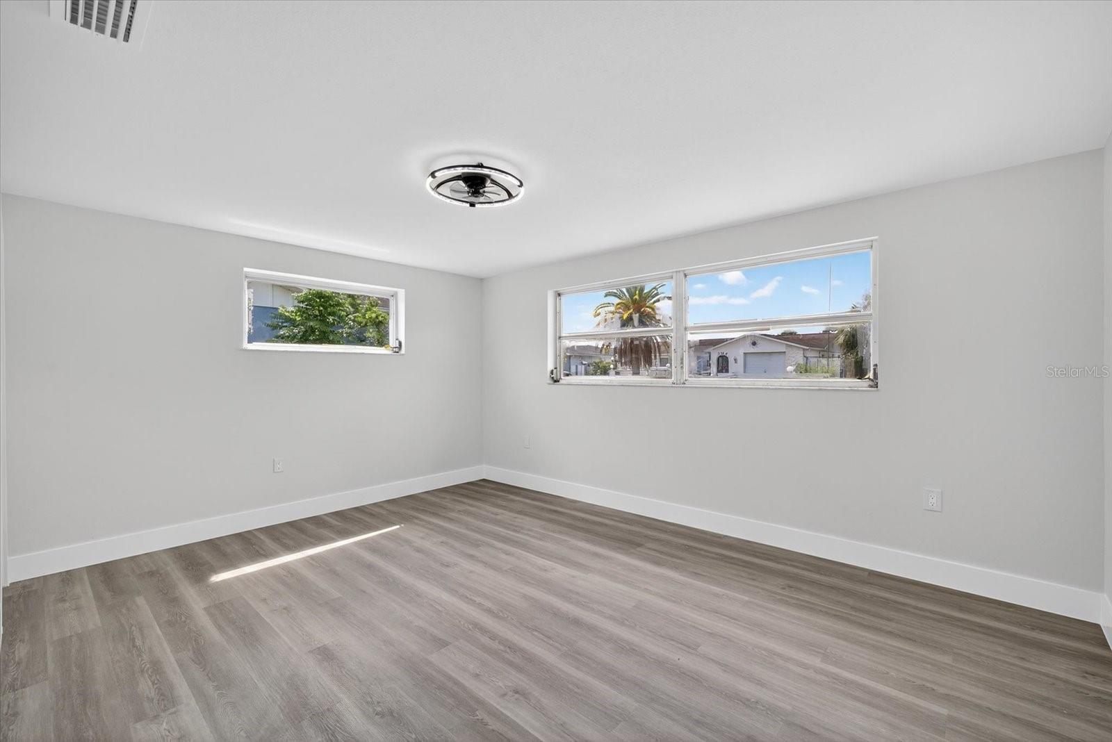 Listing photo id 15 for 6325 Baldwyn Avenue