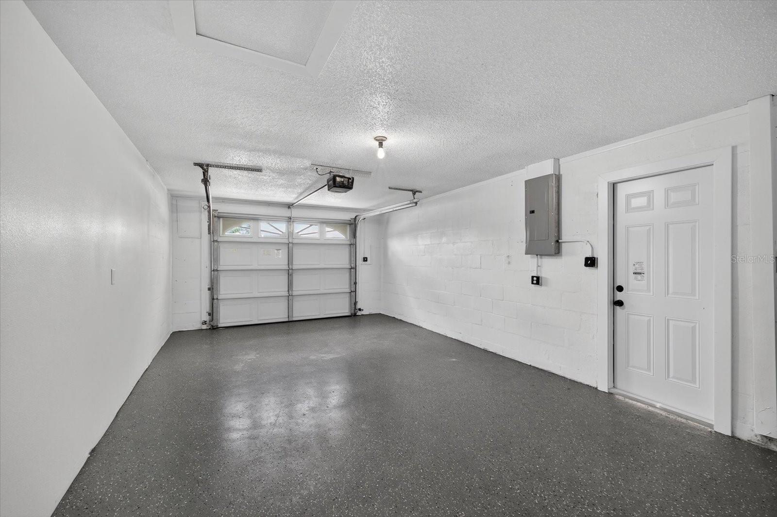 Listing photo id 23 for 6325 Baldwyn Avenue