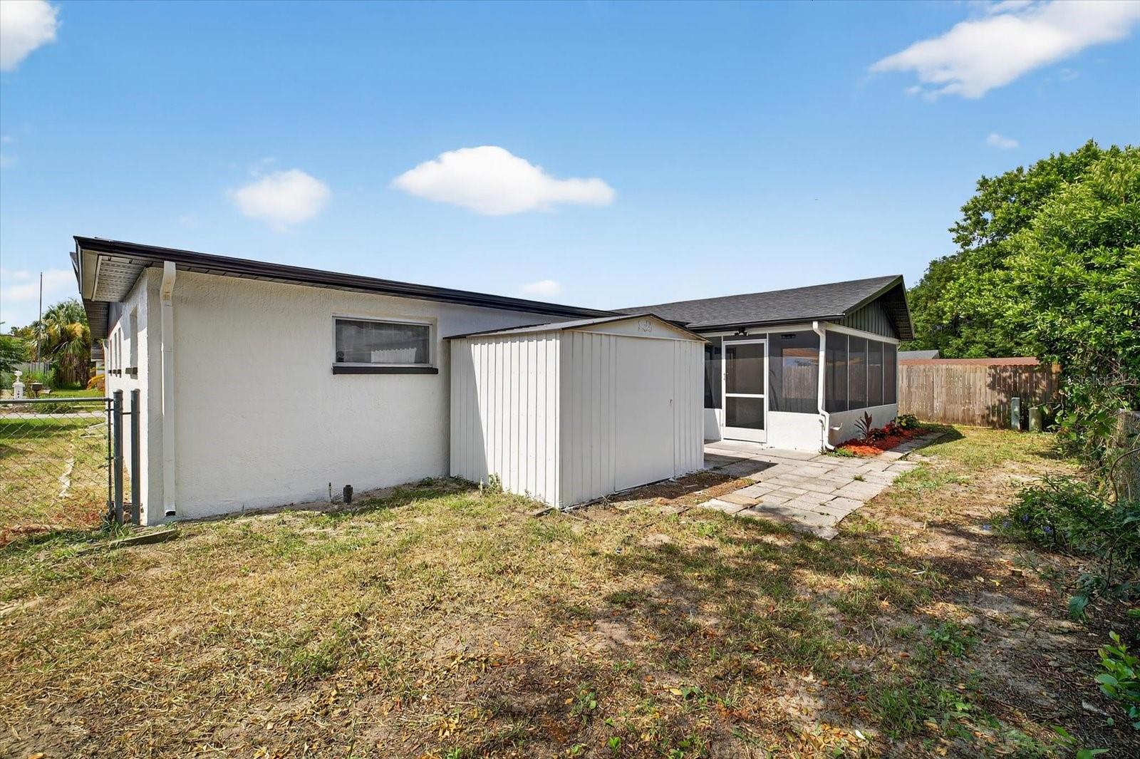 Listing photo id 29 for 6325 Baldwyn Avenue