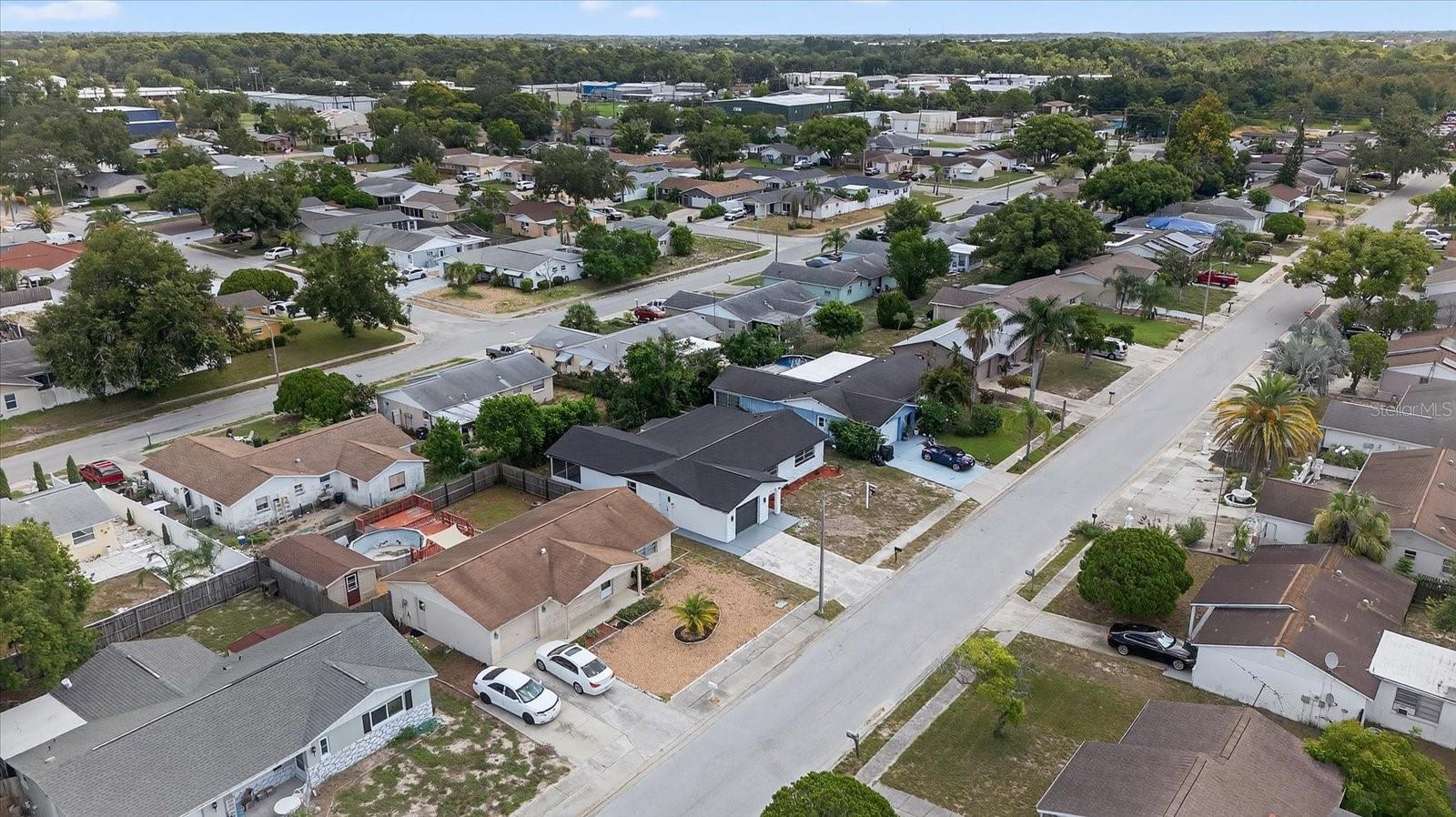 Listing photo id 34 for 6325 Baldwyn Avenue