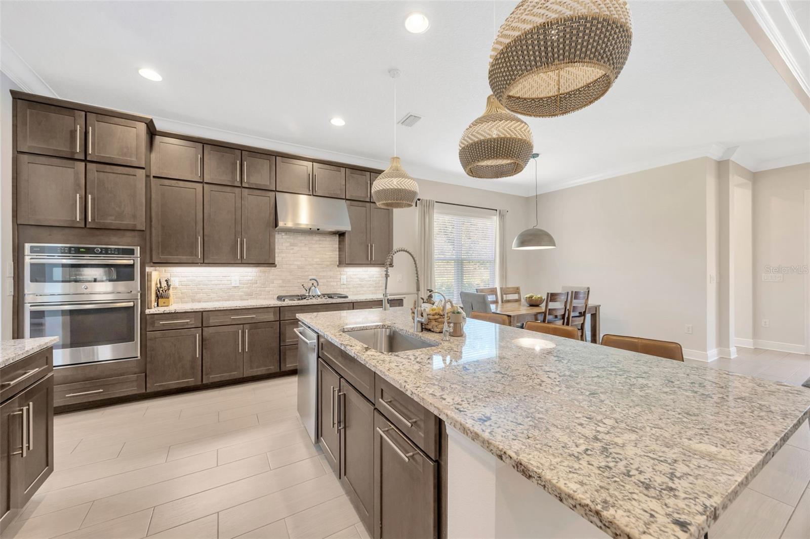 Listing photo id 15 for 30828 Spruceberry Court