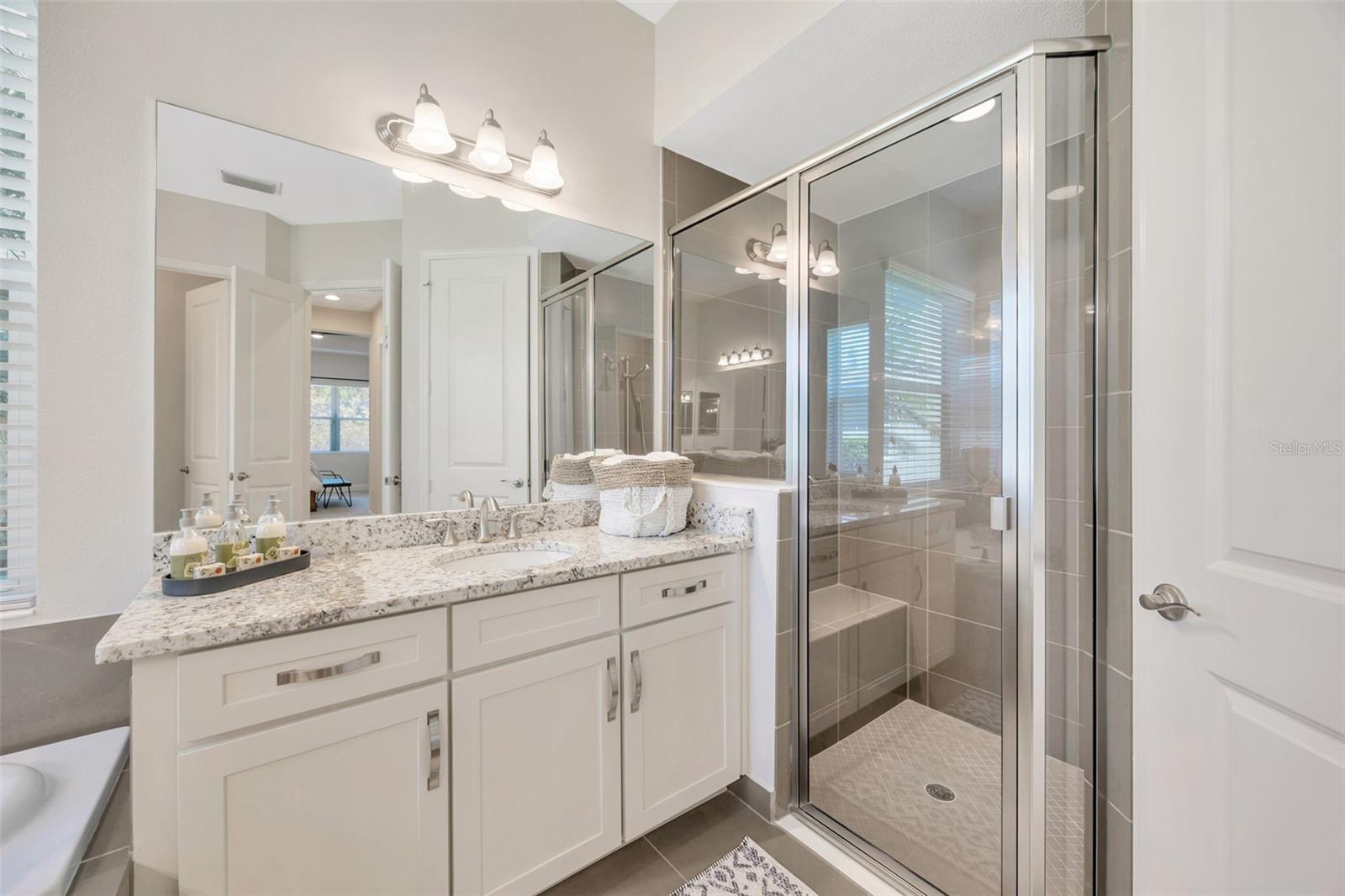 Listing photo id 33 for 30828 Spruceberry Court