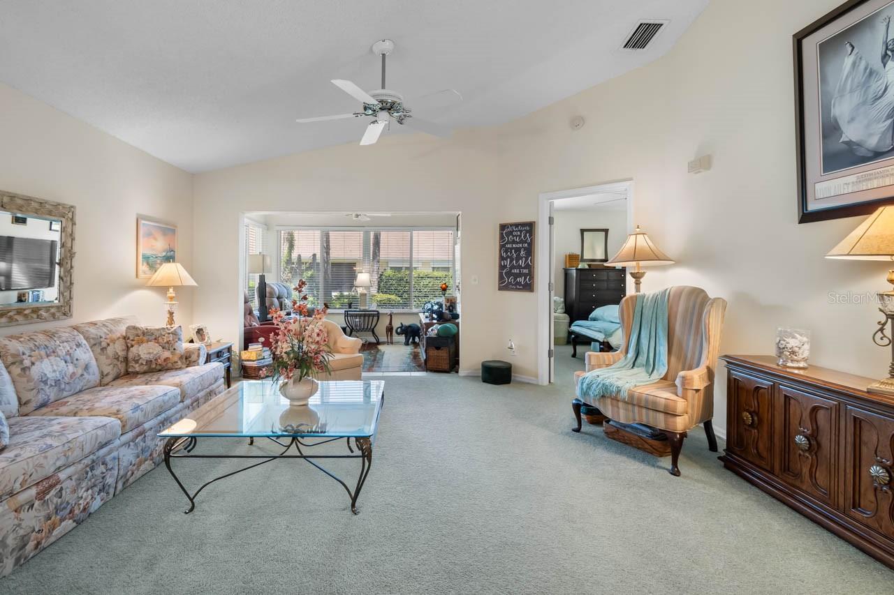 Image 9 of 33 For 2429 New Haven Circle 64