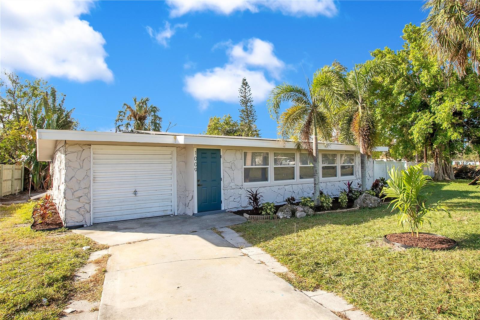 Image 18 of 18 For 1009 Farragut Drive N