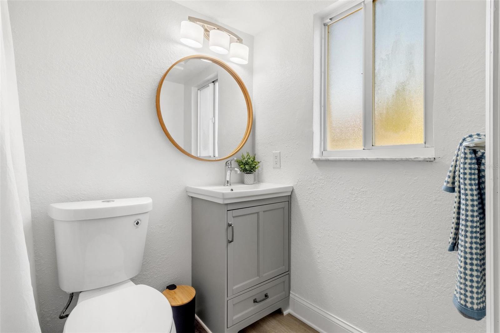 Image 15 of 32 For 2704 2nd Street 2
