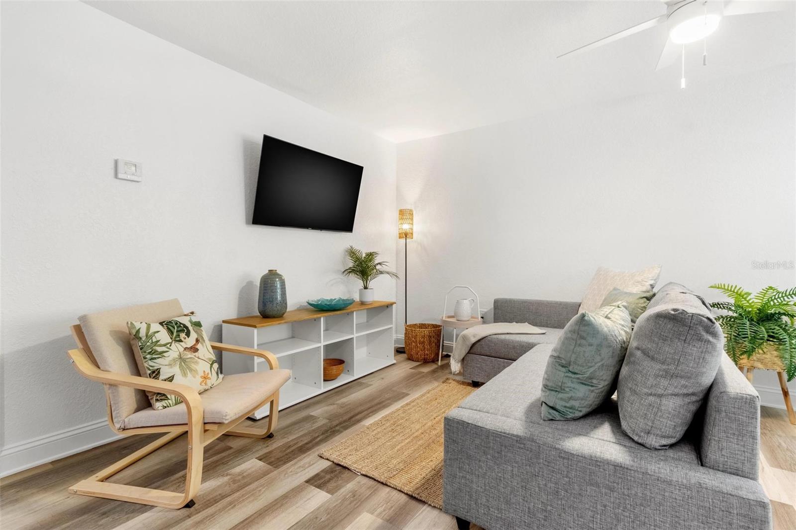 Image 6 of 32 For 2704 2nd Street 2