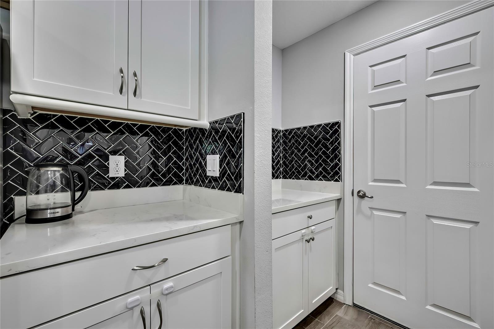 Image 18 of 98 For 18930 Ulmus Street