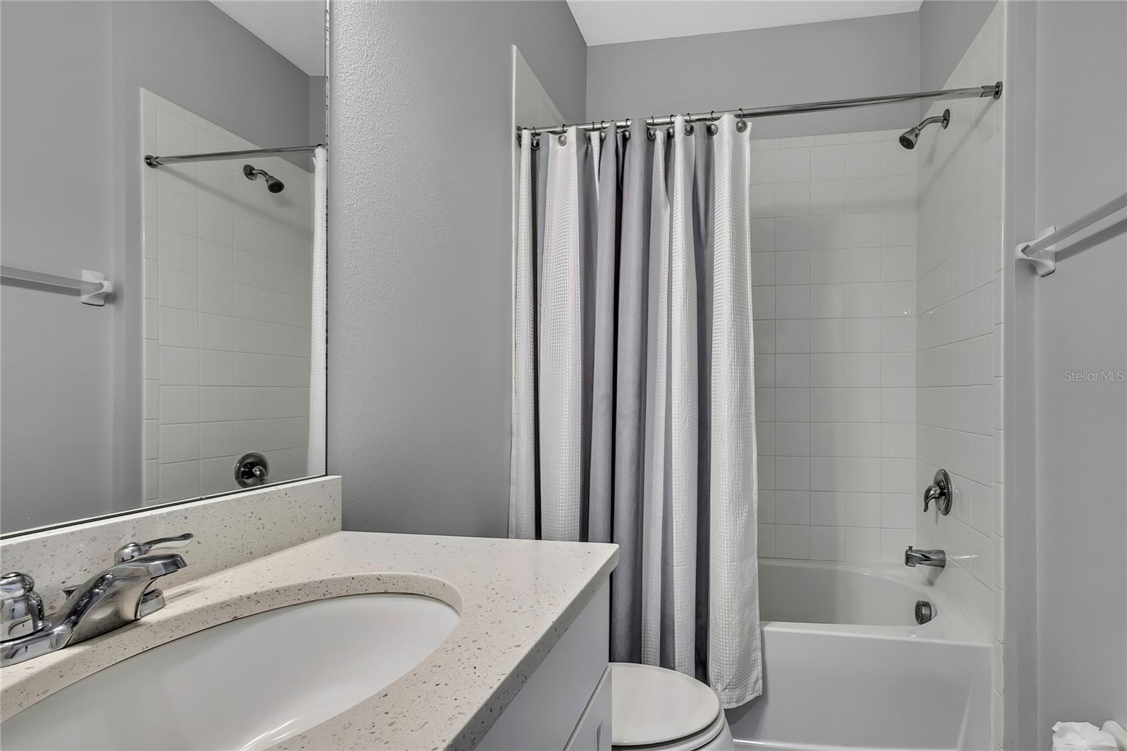 Image 22 of 98 For 18930 Ulmus Street