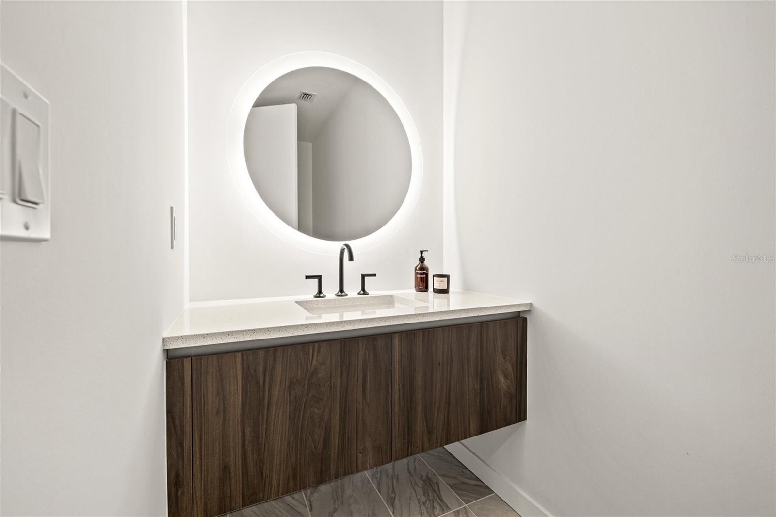 Image 31 of 61 For 777 3rd Avenue N 806