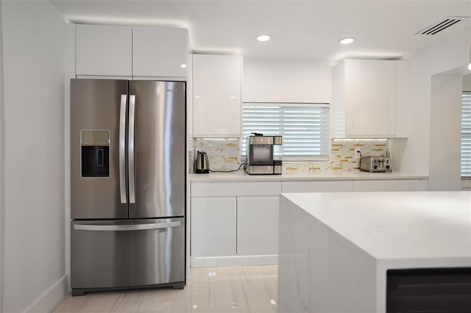 Listing photo id 15 for 16015 Redington Drive