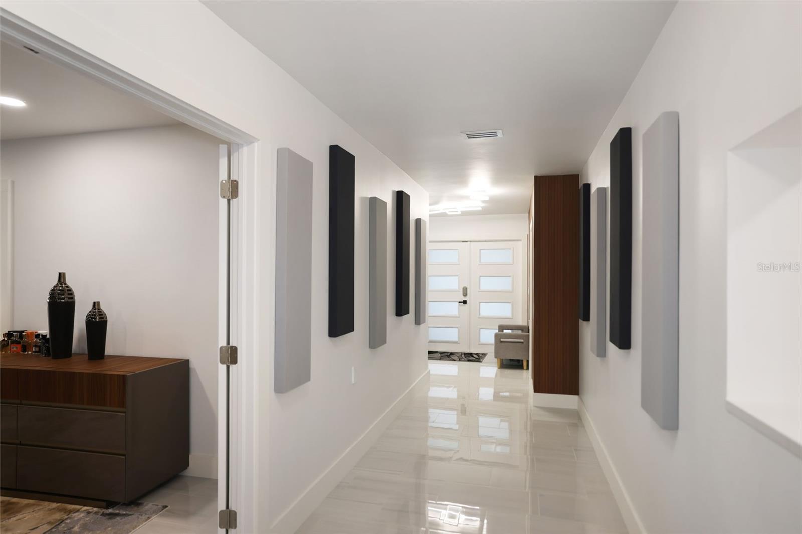 Listing photo id 23 for 16015 Redington Drive