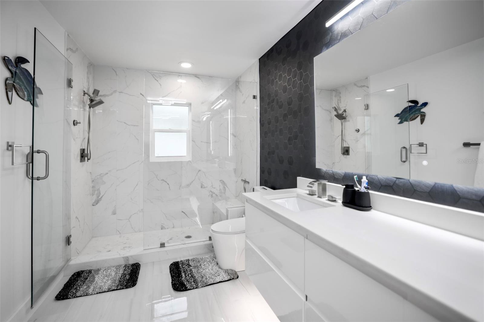 Listing photo id 28 for 16015 Redington Drive