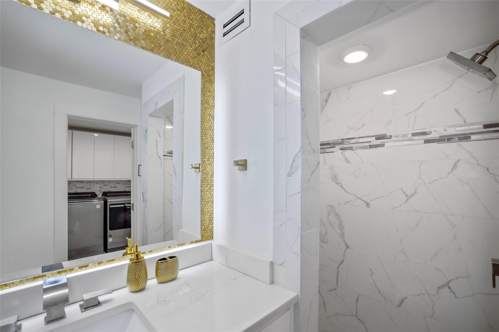 Listing photo id 32 for 16015 Redington Drive