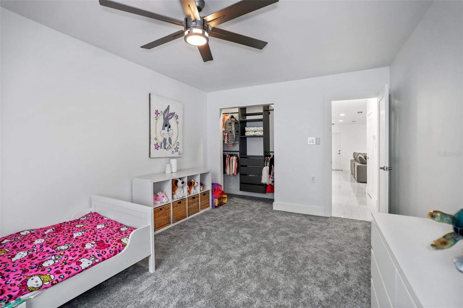 Listing photo id 34 for 16015 Redington Drive