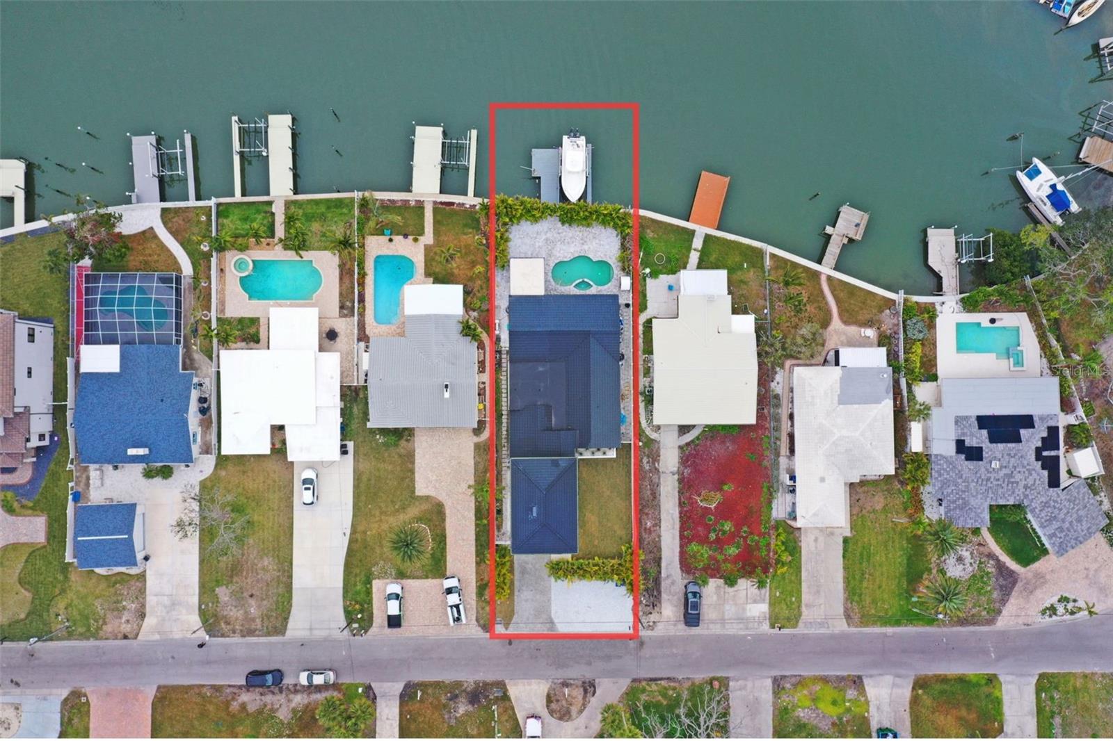 Listing photo id 46 for 16015 Redington Drive