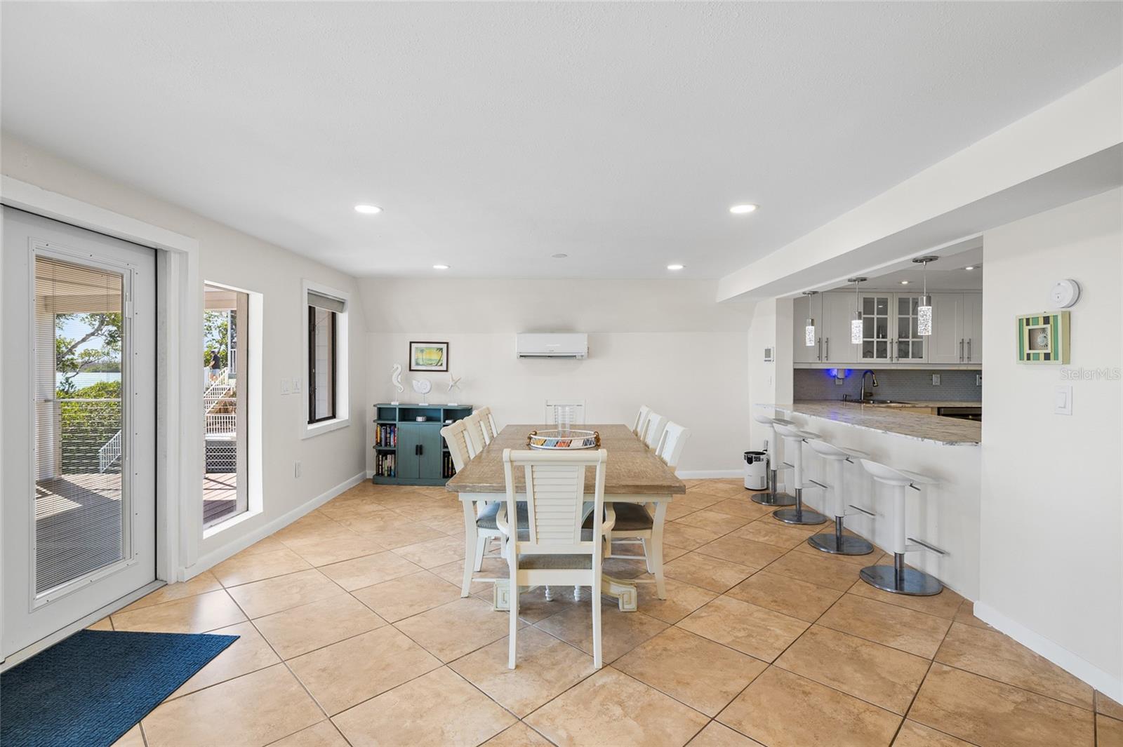 Image 10 of 66 For 9664 Privateer Rd