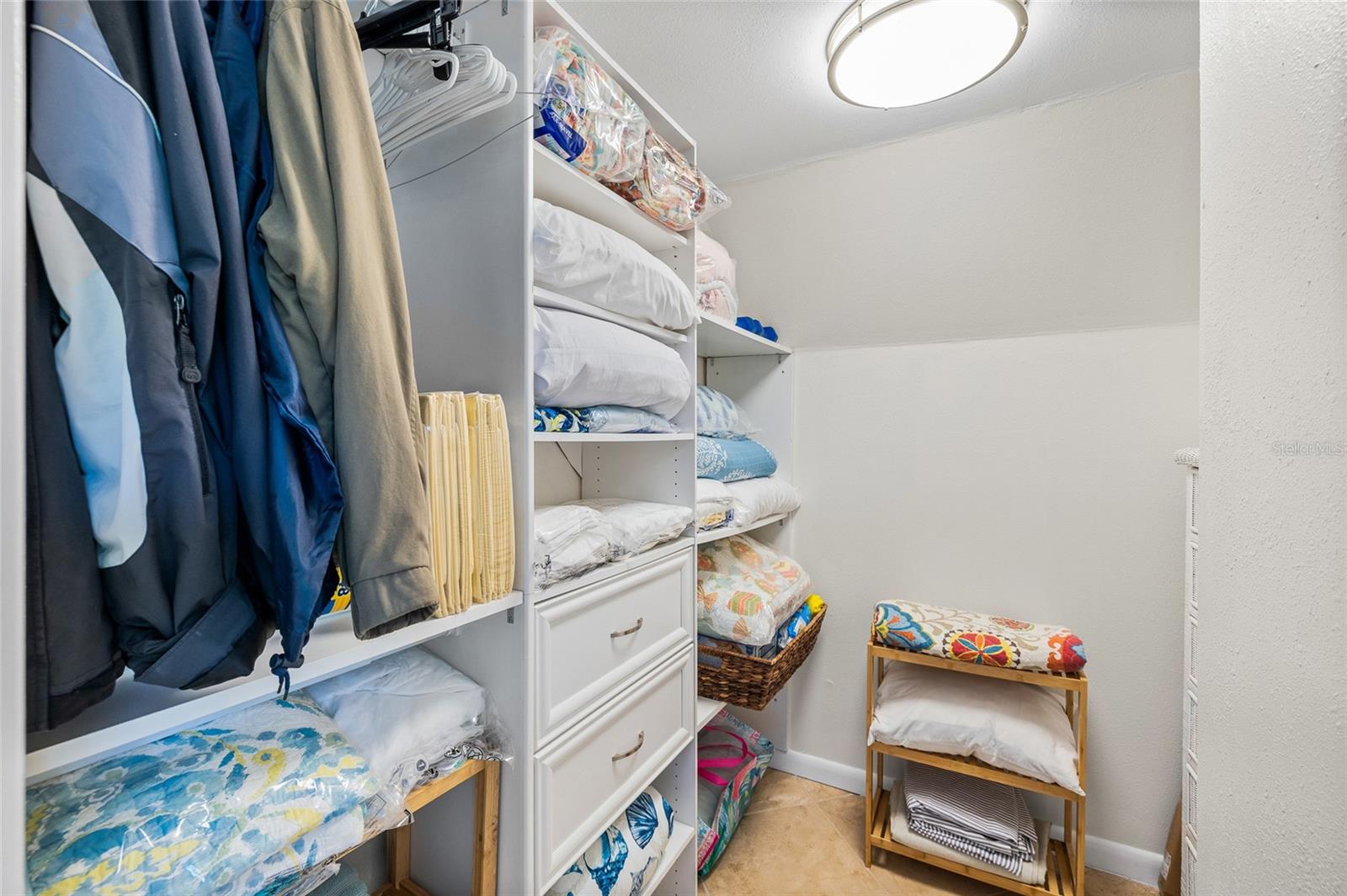 Image 28 of 66 For 9664 Privateer Rd